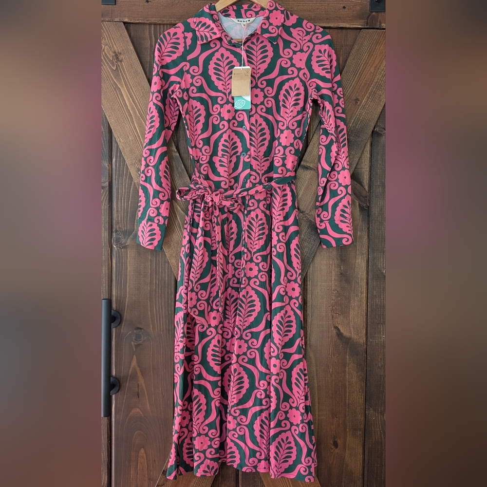 NWT Boden Long Sleeve Dress with Vibrant Pink and Black Leaf Design